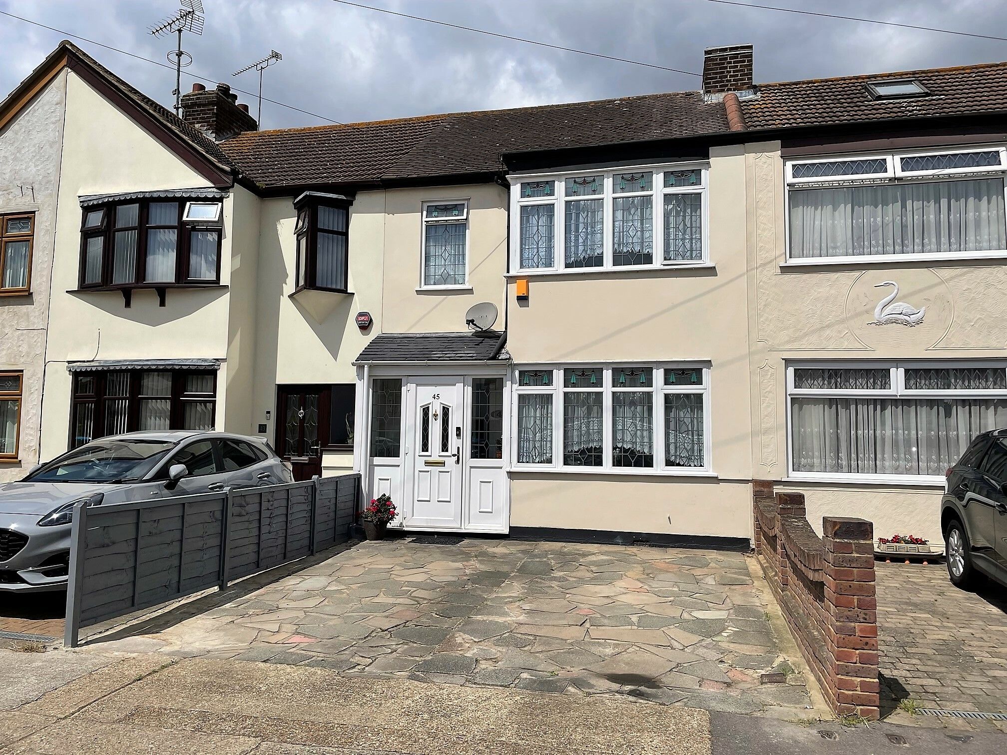 3 bed terraced house for sale in Jersey Road, Rainham RM13 Zoopla