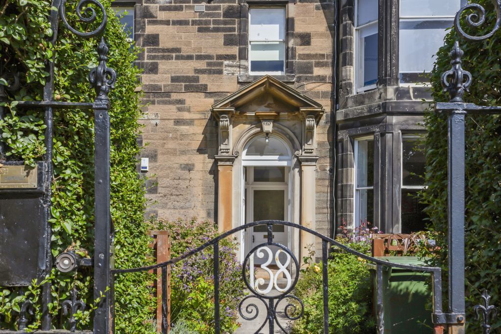 138/6 Newhaven Road, Edinburgh EH6
