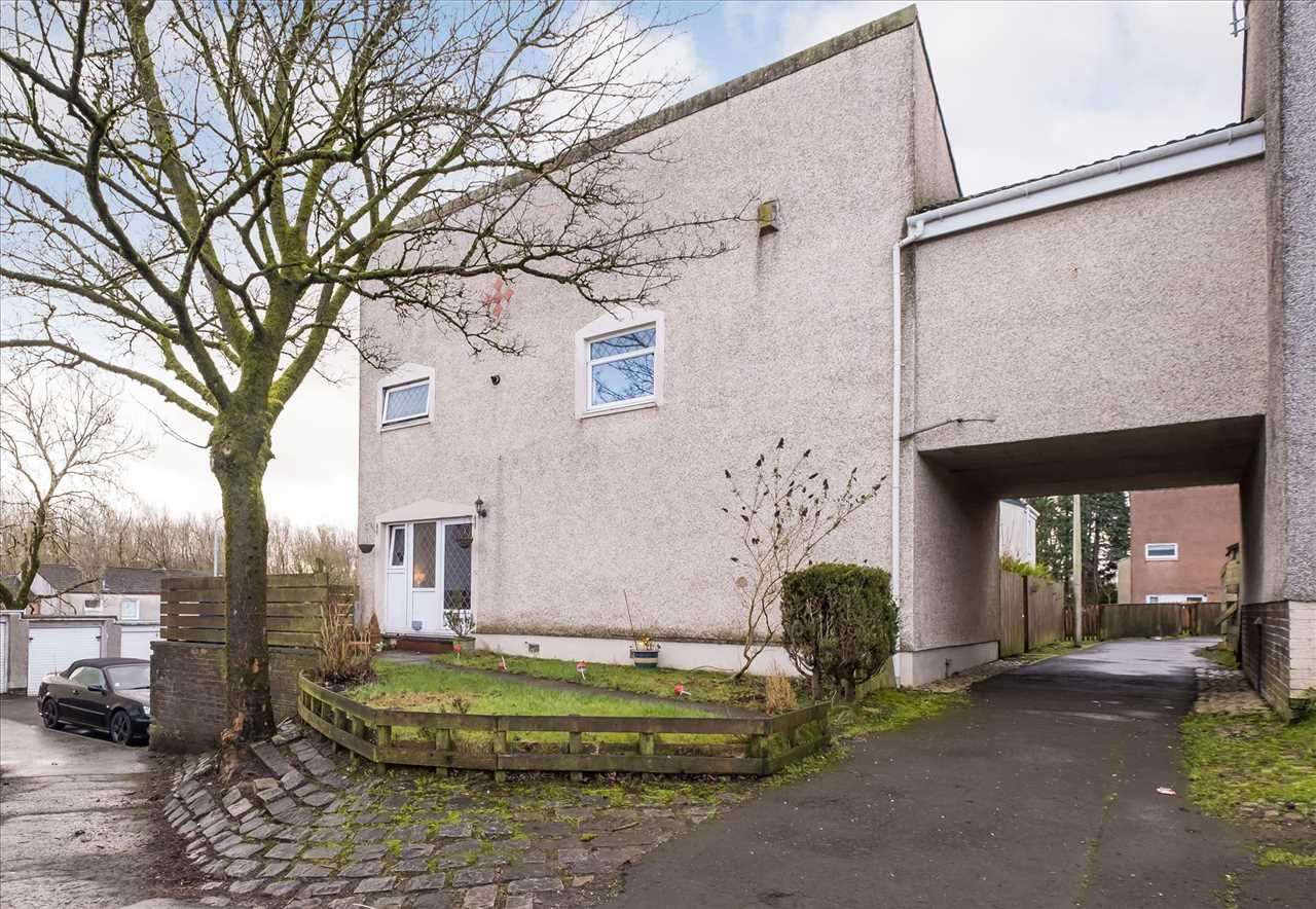 4 bed end terrace house for sale in Broom Crescent, Greenhills, East