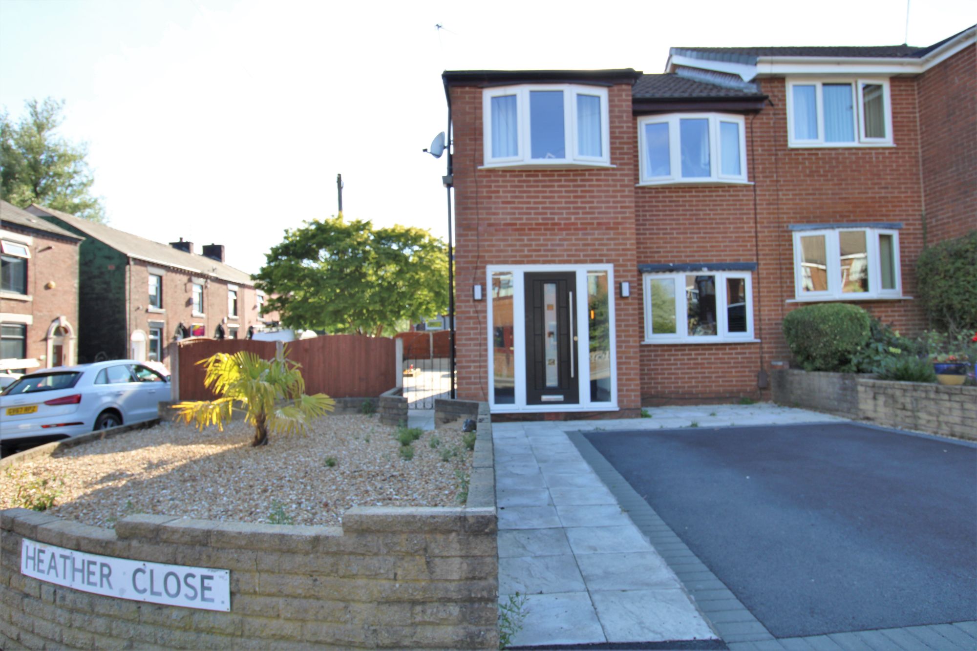 3 bed semidetached house for sale in Heather Close, Oldham OL4 Zoopla