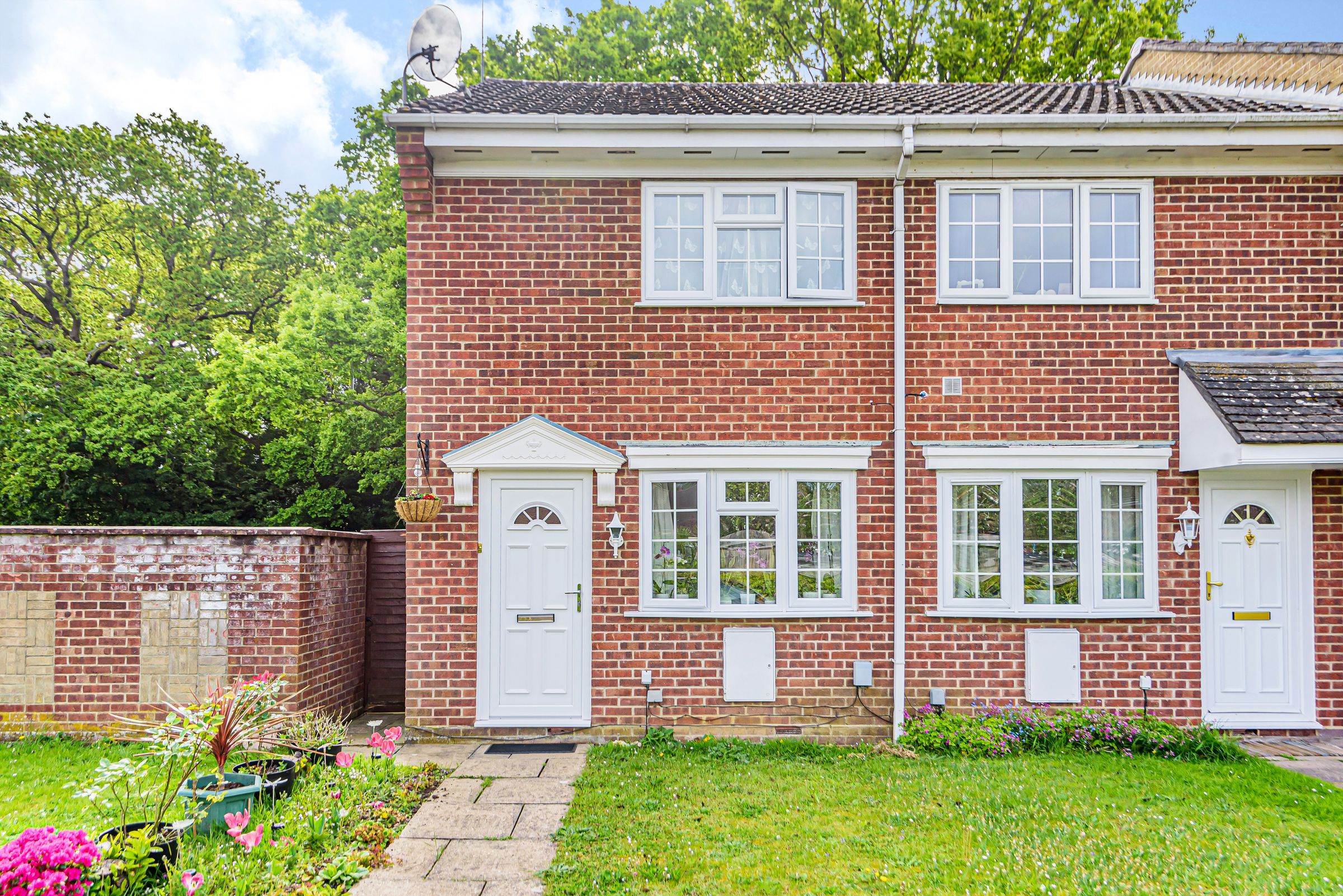 2 bed end terrace house for sale in Meadbrook Gardens, Chandler's Ford