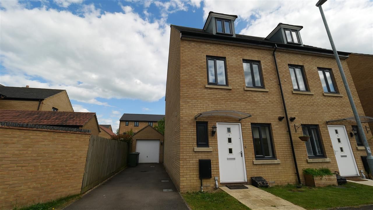 3 bed end terrace house to rent in Wren Close, St. Ives, Huntingdon