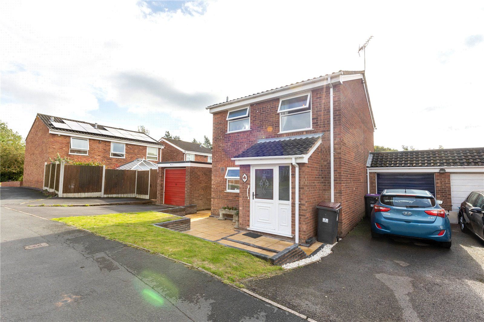 3 bed linkdetached house for sale in Peveril Bank, Dawley Bank