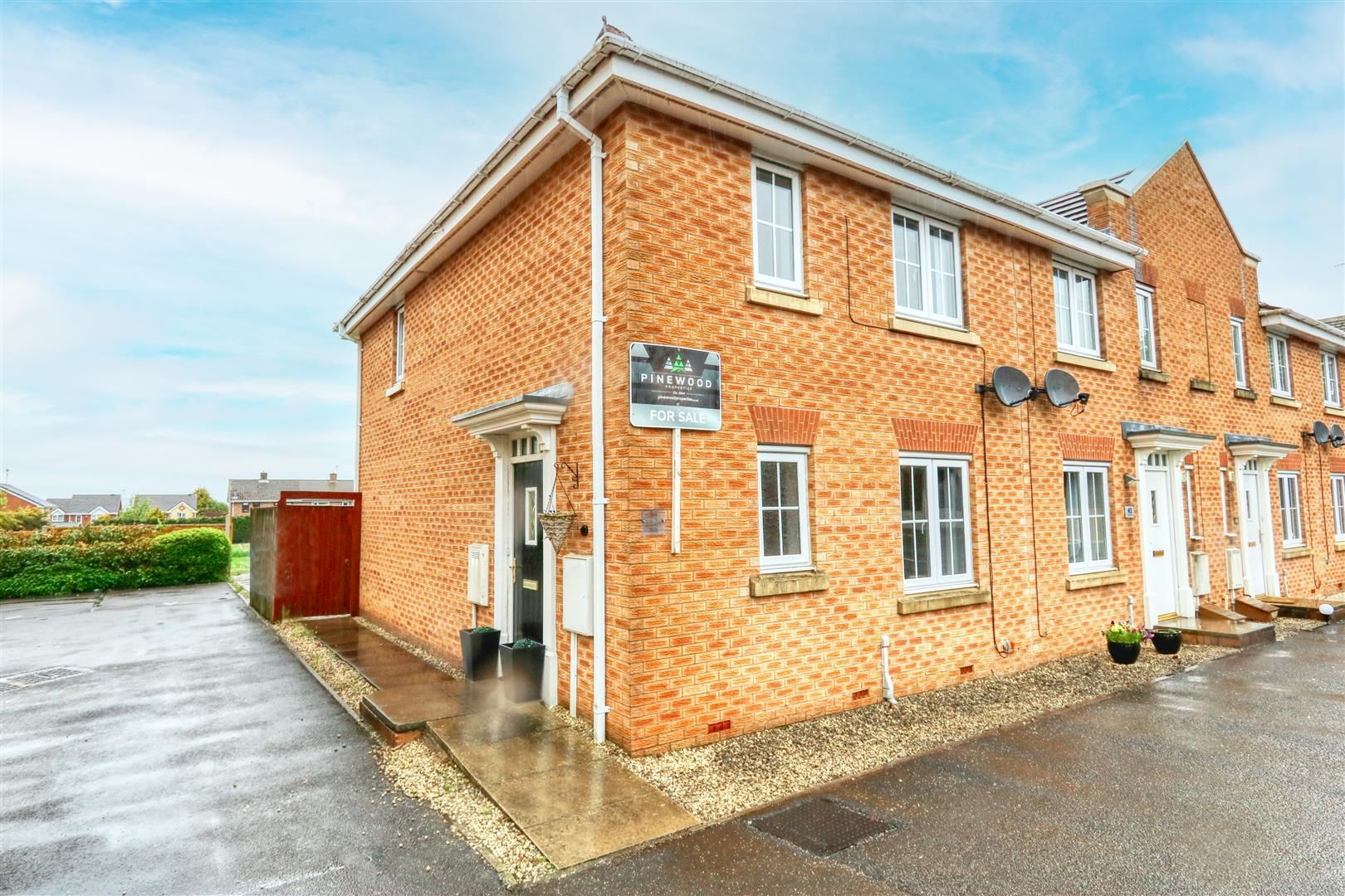 3 bed end terrace house for sale in Lincoln Way, North Wingfield