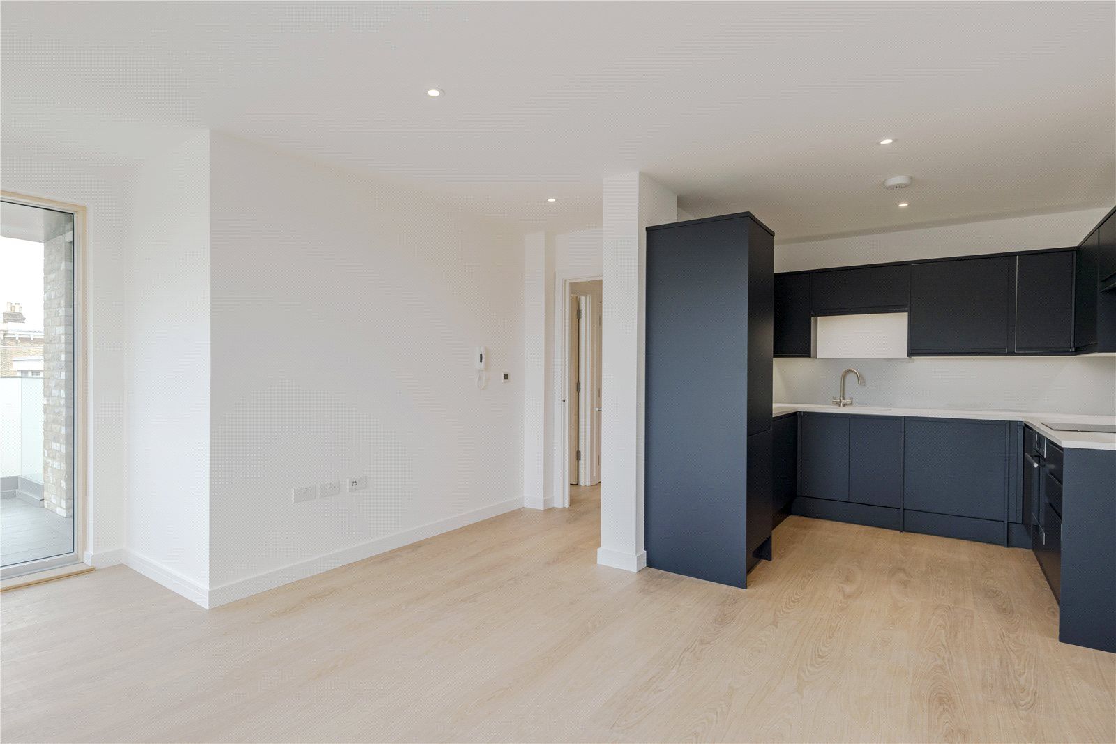 Medal Makers House, Flat 7, 1B Carpenters Place, London SW4  