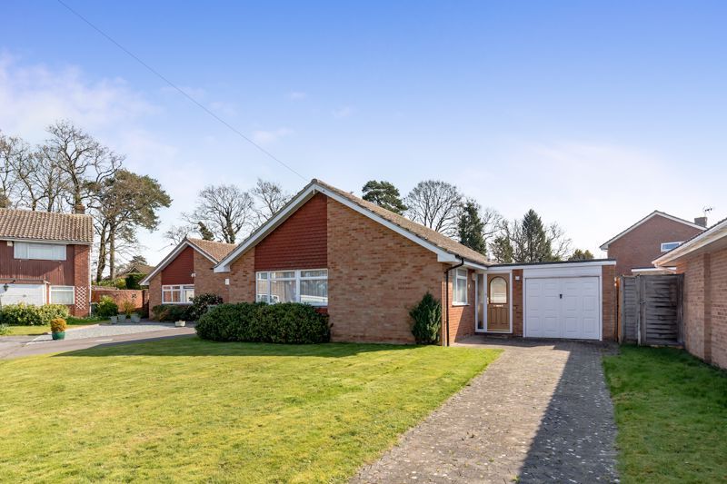 2 bed bungalow for sale in Bramber Close, Horsham, West Sussex RH12