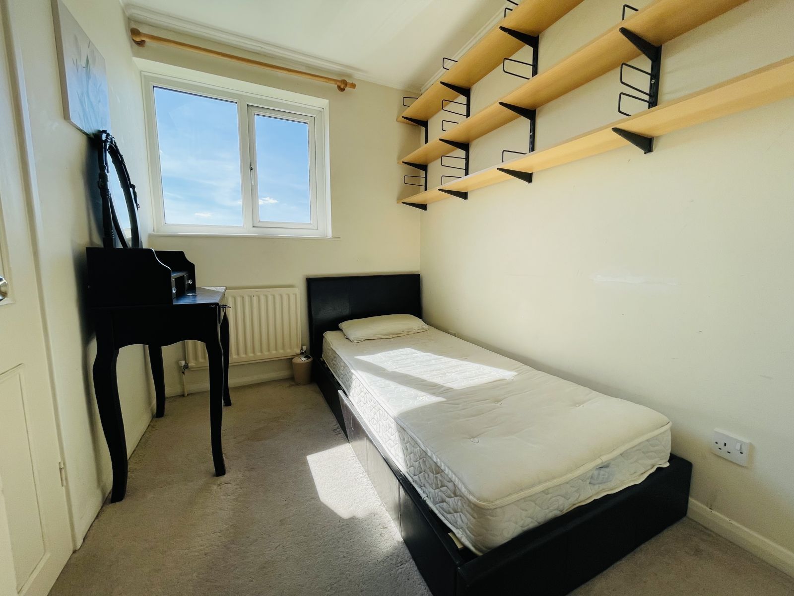 Room to rent in St. Elmos Road, London SE16 Zoopla