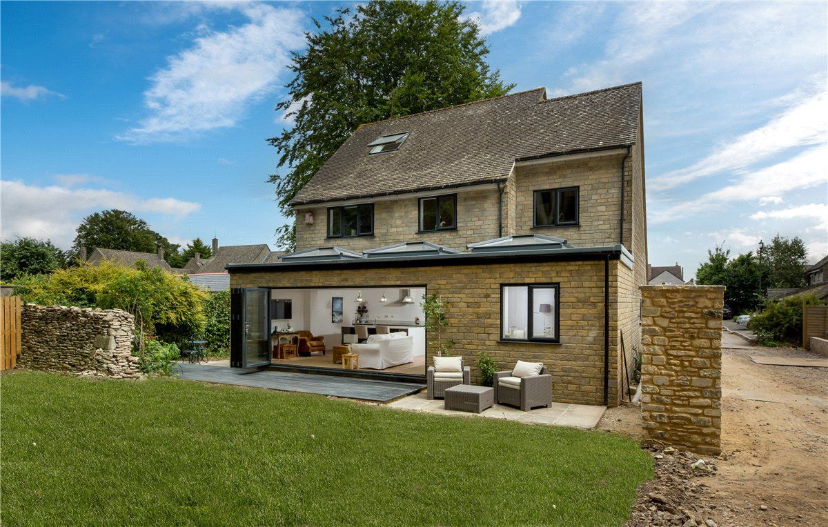 5 bed detached house for sale in Barn End, Marshfield, Chippenham