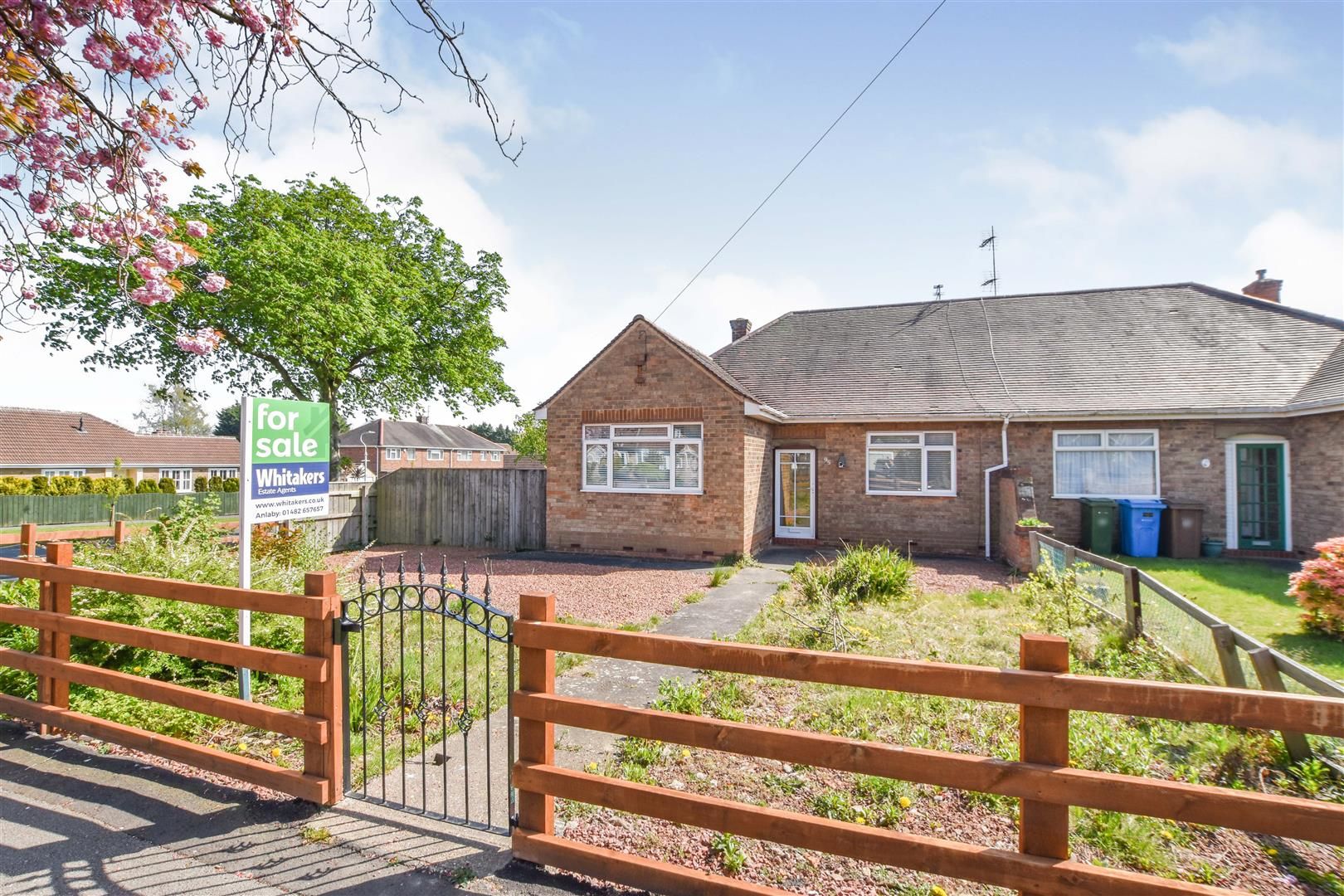 2 bed semidetached bungalow for sale in Woodland Drive, Anlaby, Hull