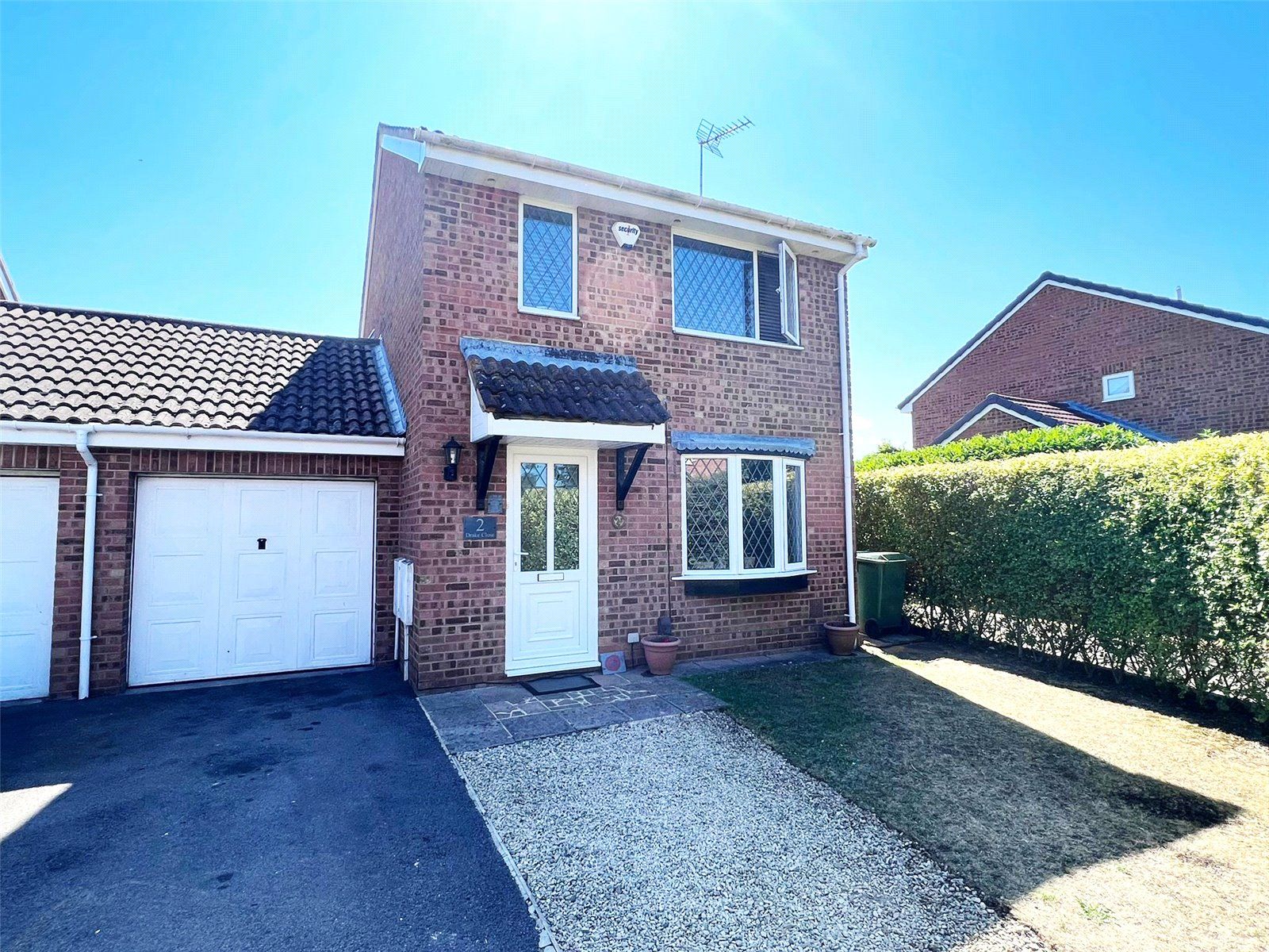 3 bed linkdetached house for sale in Drake Close, Churchdown