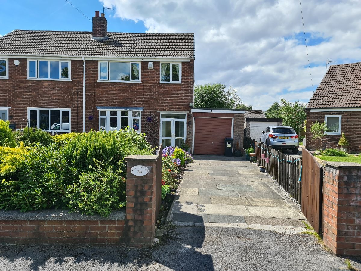 3 bed semidetached house for sale in Trent Way, Kearsley, Bolton BL4