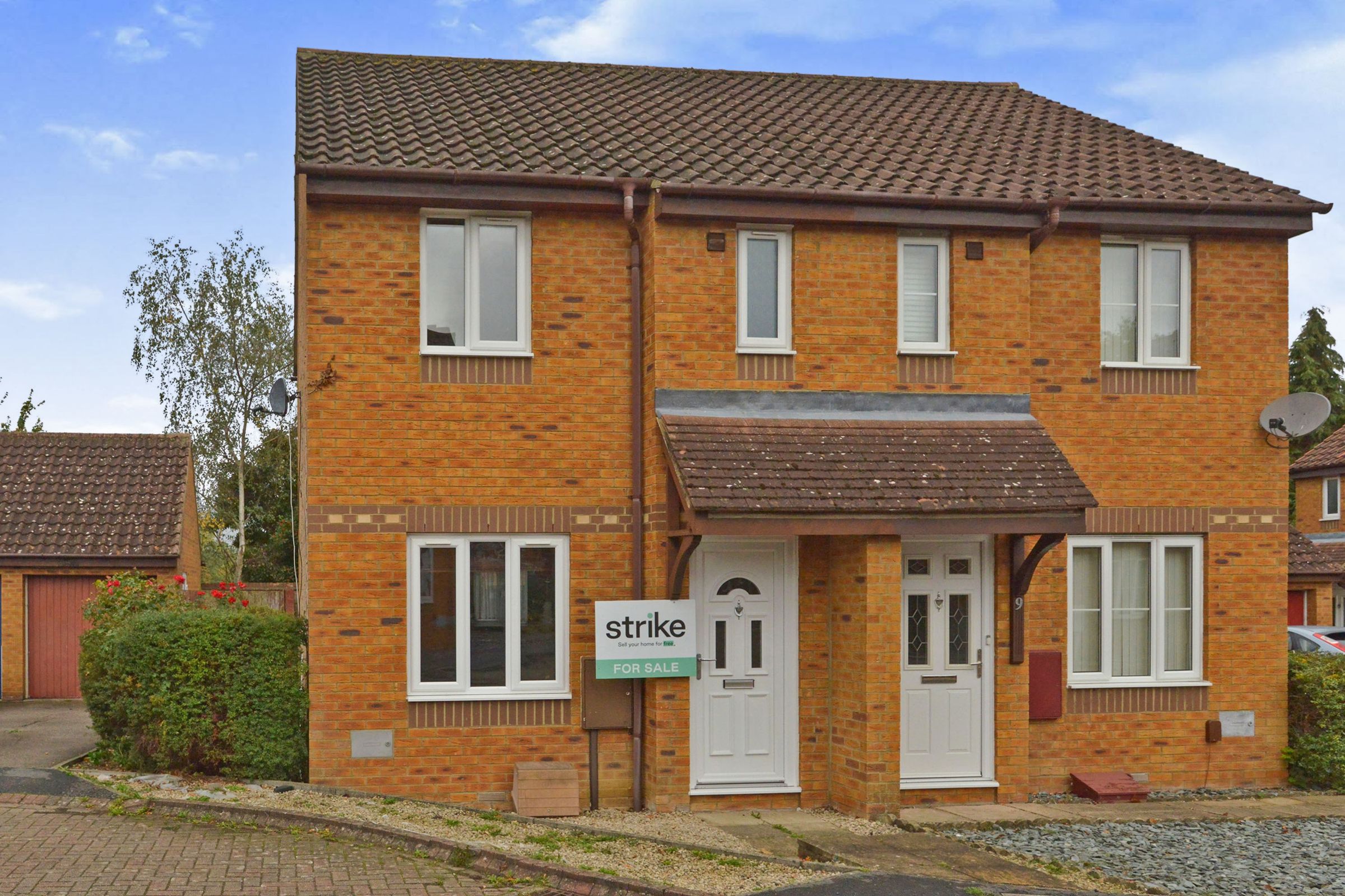 2 bed semidetached house for sale in Camlet Grove, Stantonbury Fields