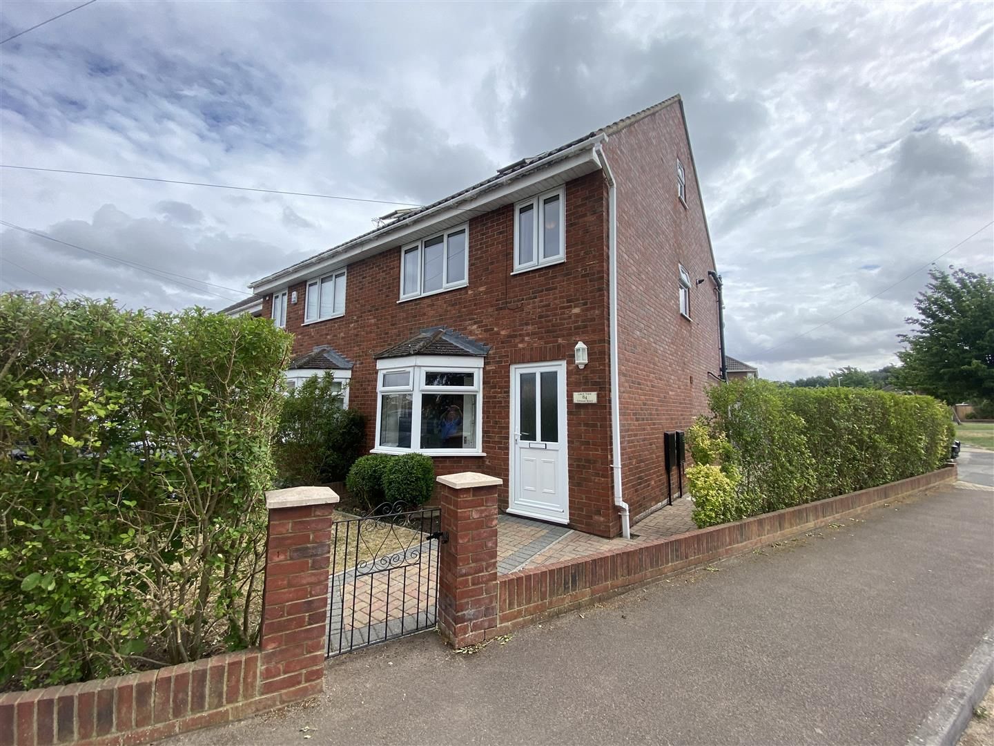 3 bed semidetached house for sale in Upham Road, Swindon SN3 Zoopla
