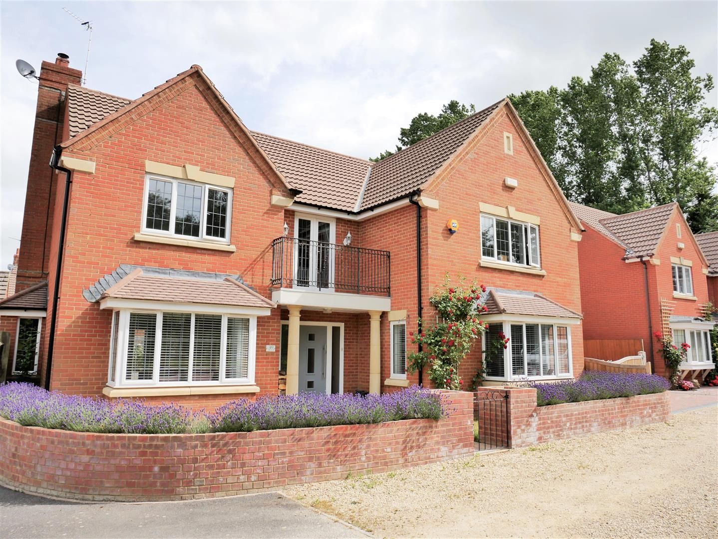 5 bed detached house for sale in Lake View, Calne SN11 Zoopla