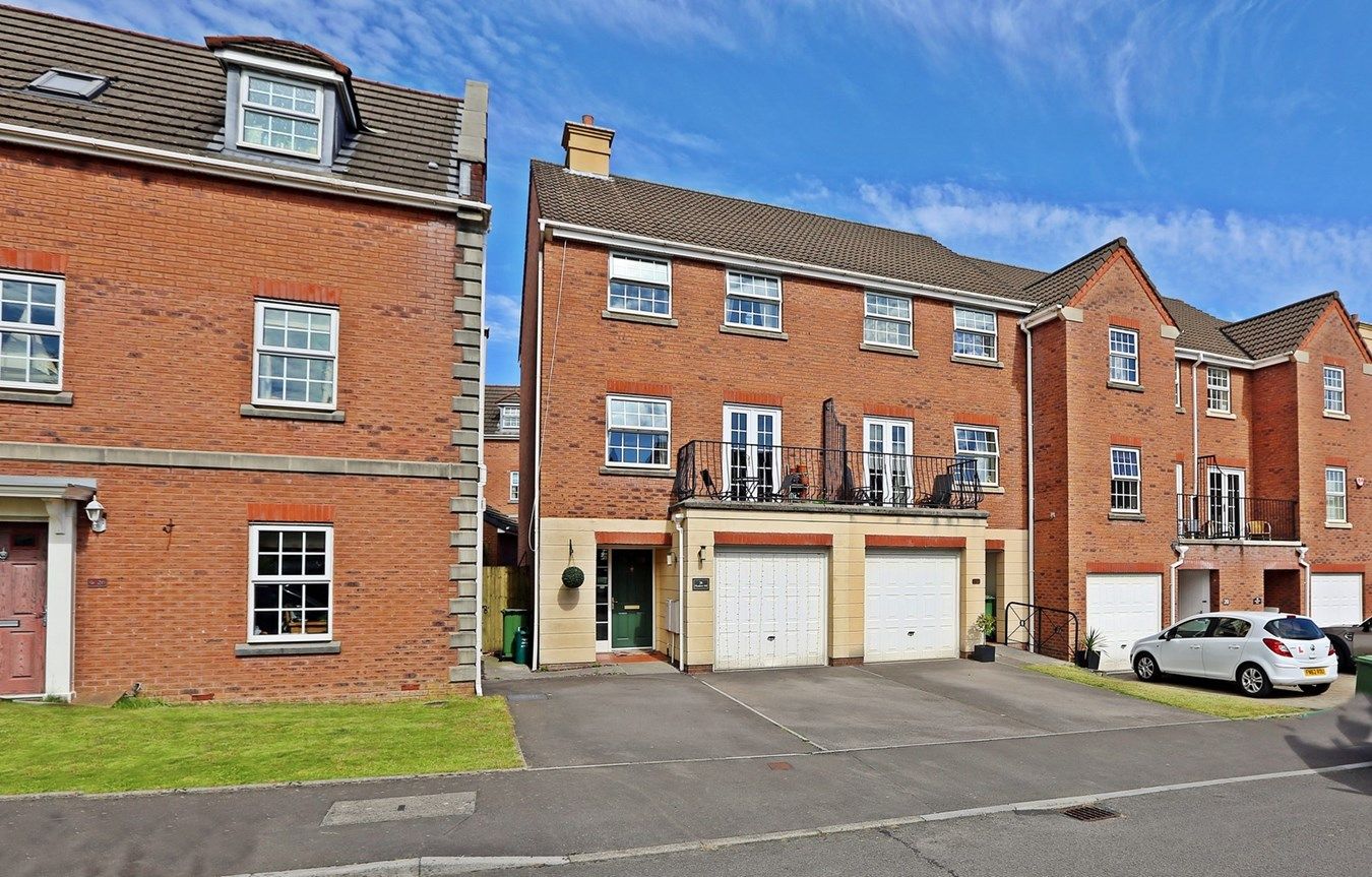 4 bed town house for sale in Meadow Hill, Church Village, Pontypridd