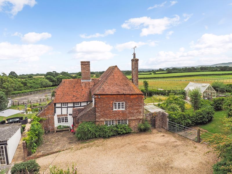 5 bed equestrian property for sale in Wappingthorn Farm Lane, Horsham