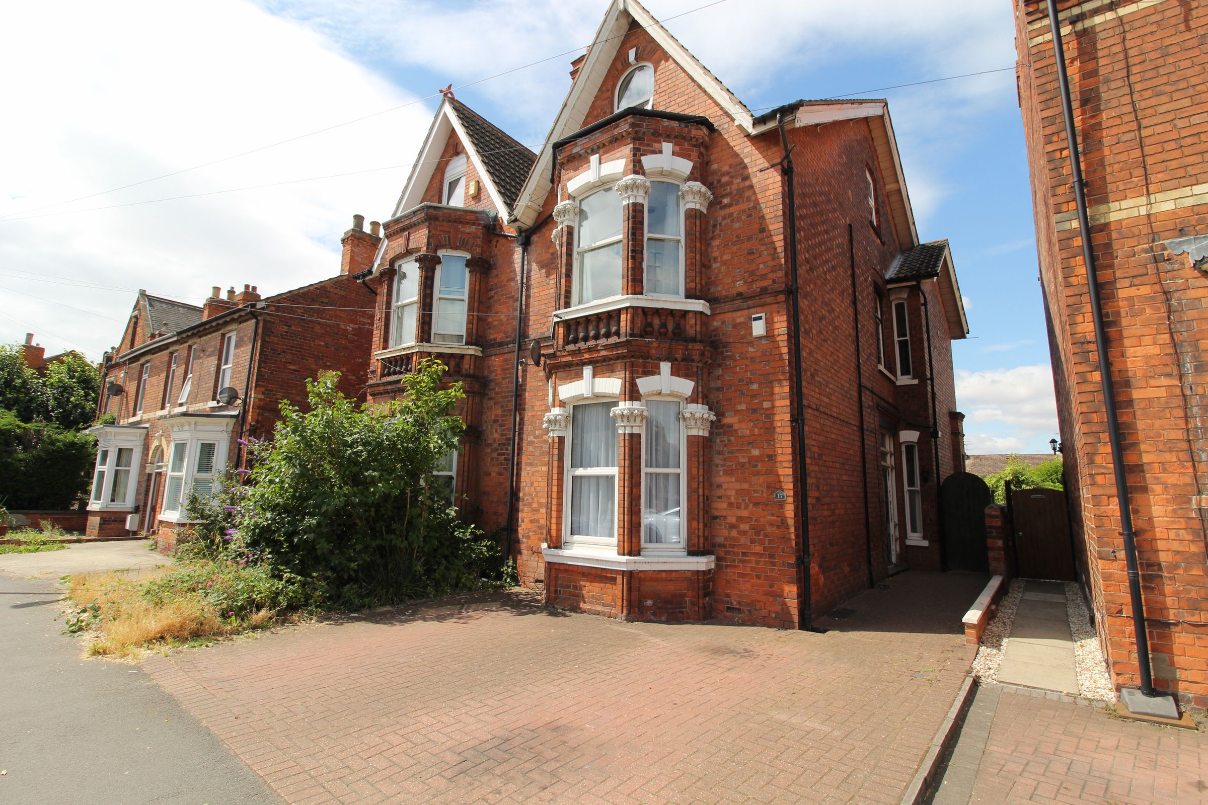 5 bed semidetached house for sale in Morton Terrace, Gainsborough DN21