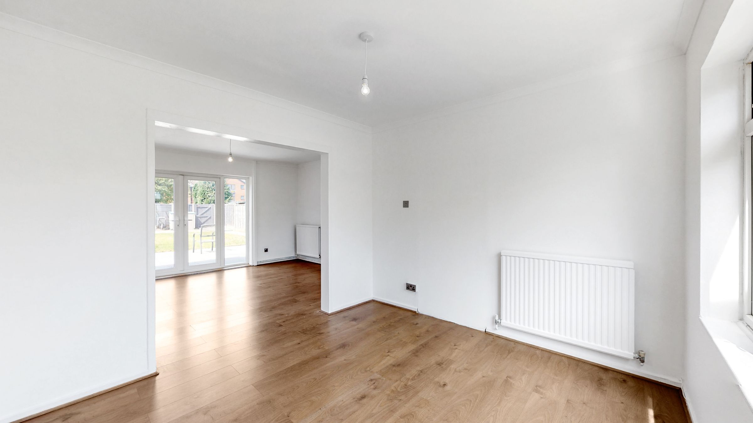 3 bed terraced house to rent in Sewardstone Road, Waltham Abbey EN9