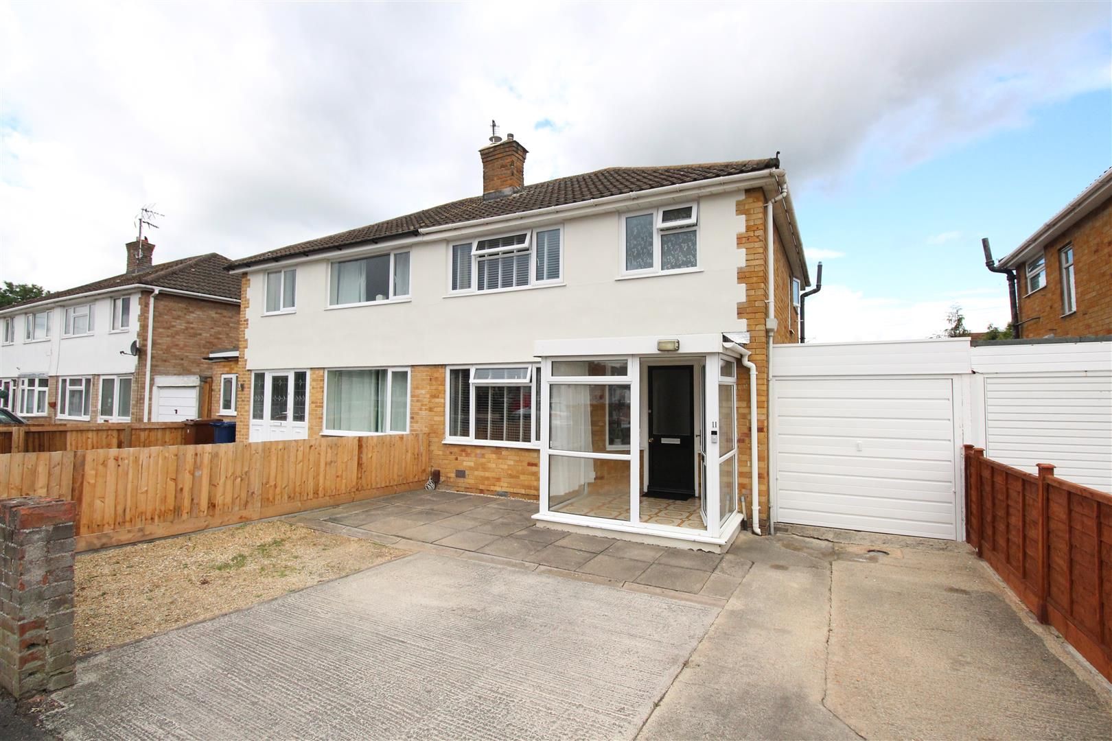 3 bed semidetached house for sale in Shearwater Grove, Innsworth