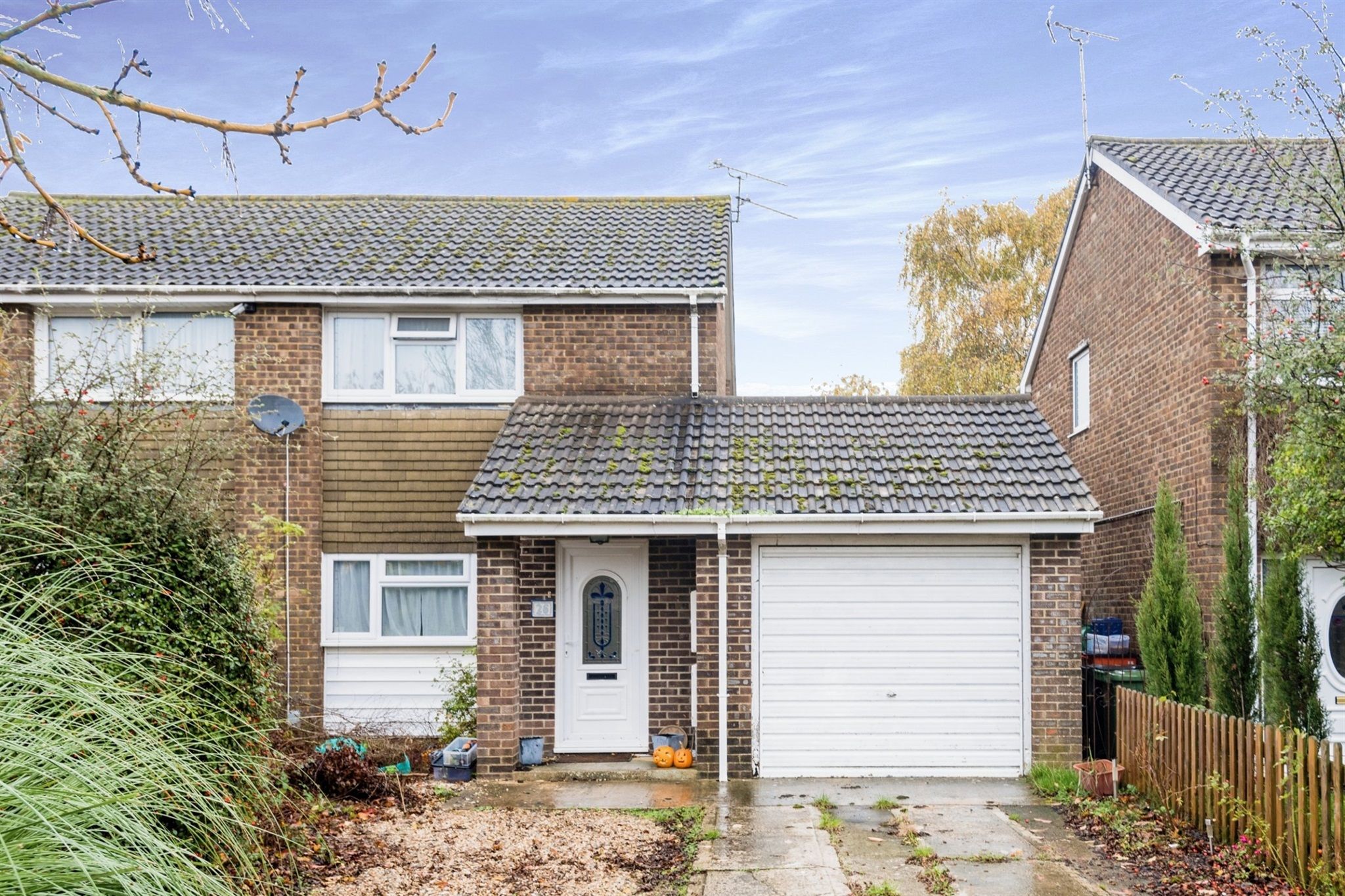 2 bed semidetached house for sale in Austen Crescent, Swindon SN3 Zoopla