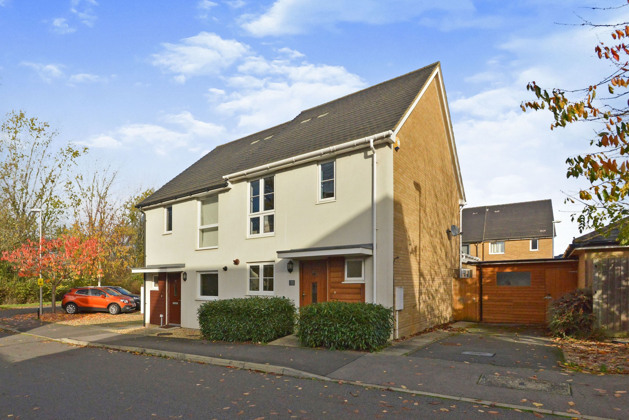 3 bed semidetached house for sale in Hambledines, Redhouse Park