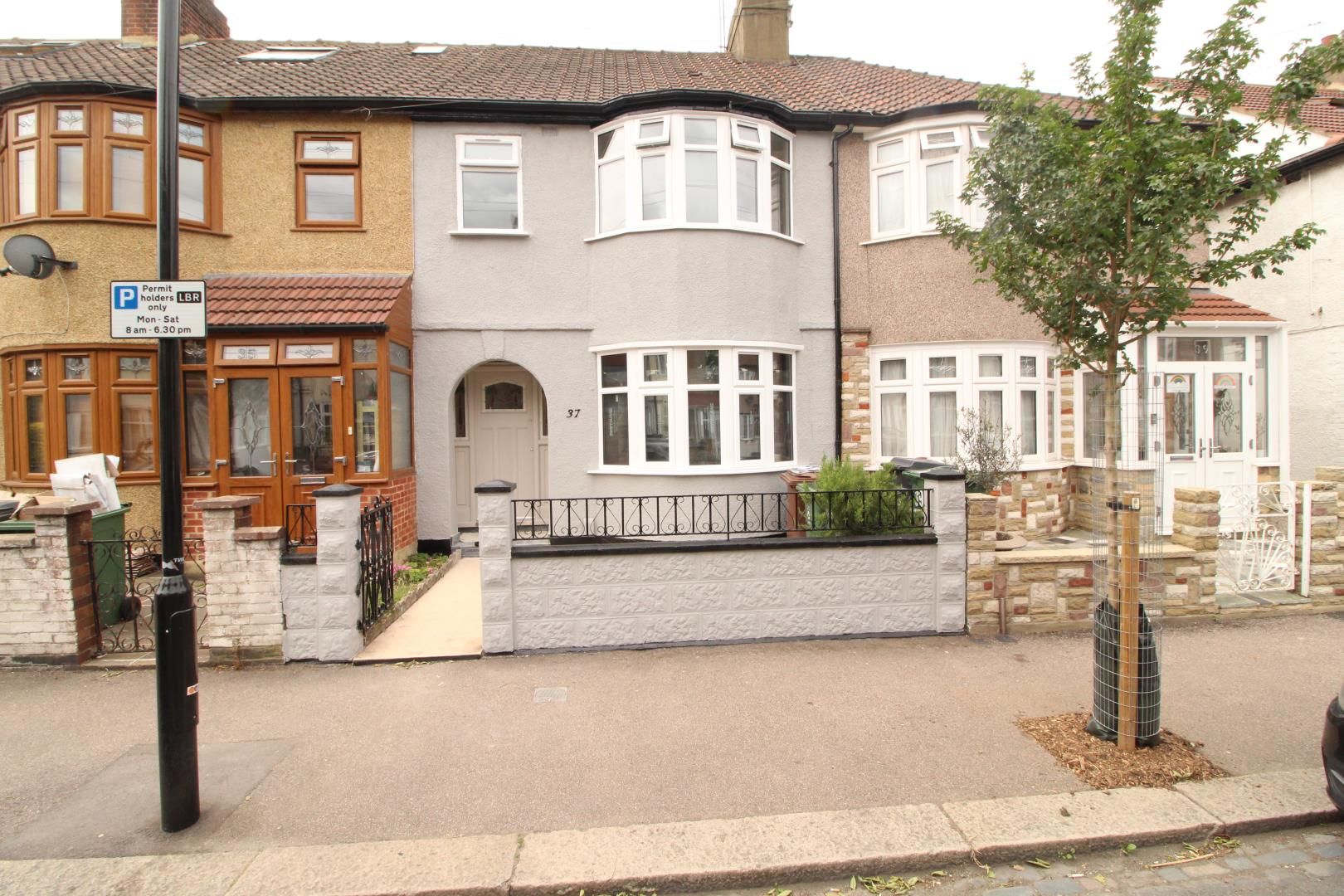 4 bed property to rent in Sanderstead Road, London E10 Zoopla