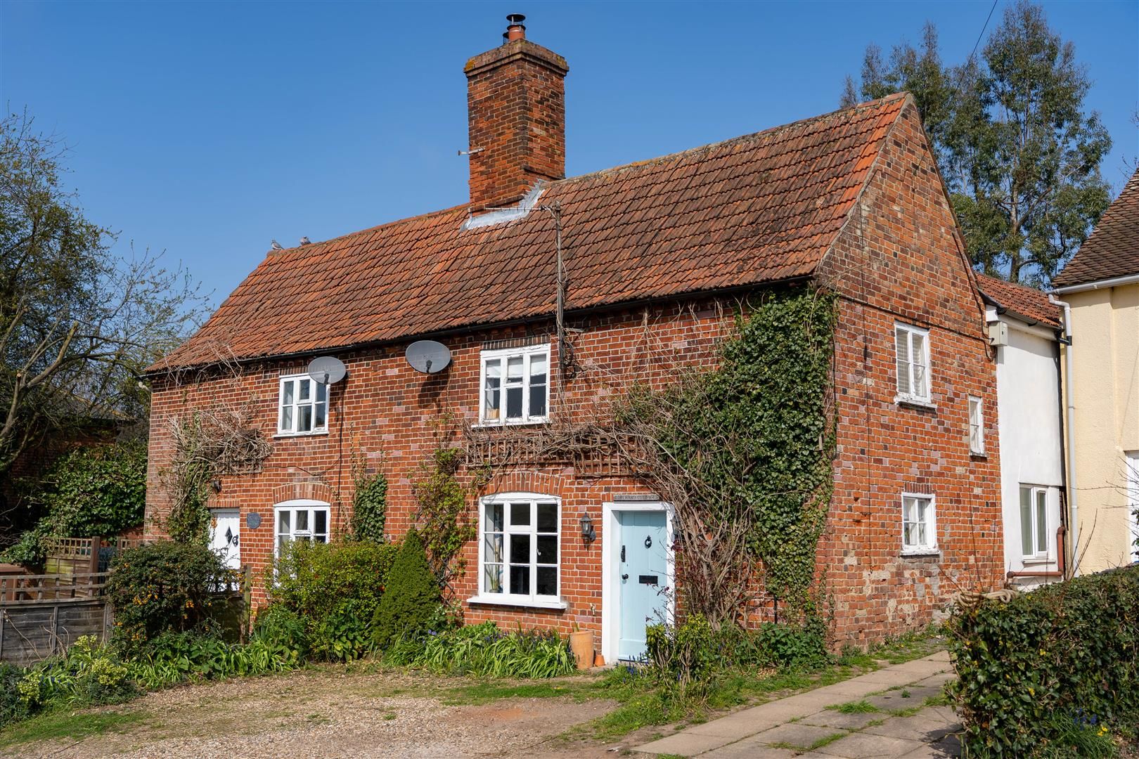 3 bed semidetached house for sale in 2 Orchard Cottages, Upper Street