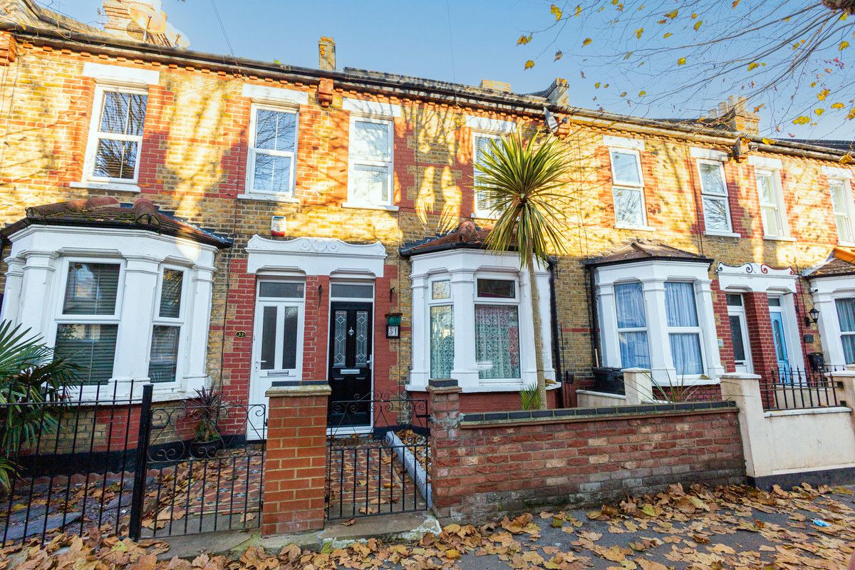 3 bed terraced house for sale in Osborne Road, WestcliffOnSea SS0