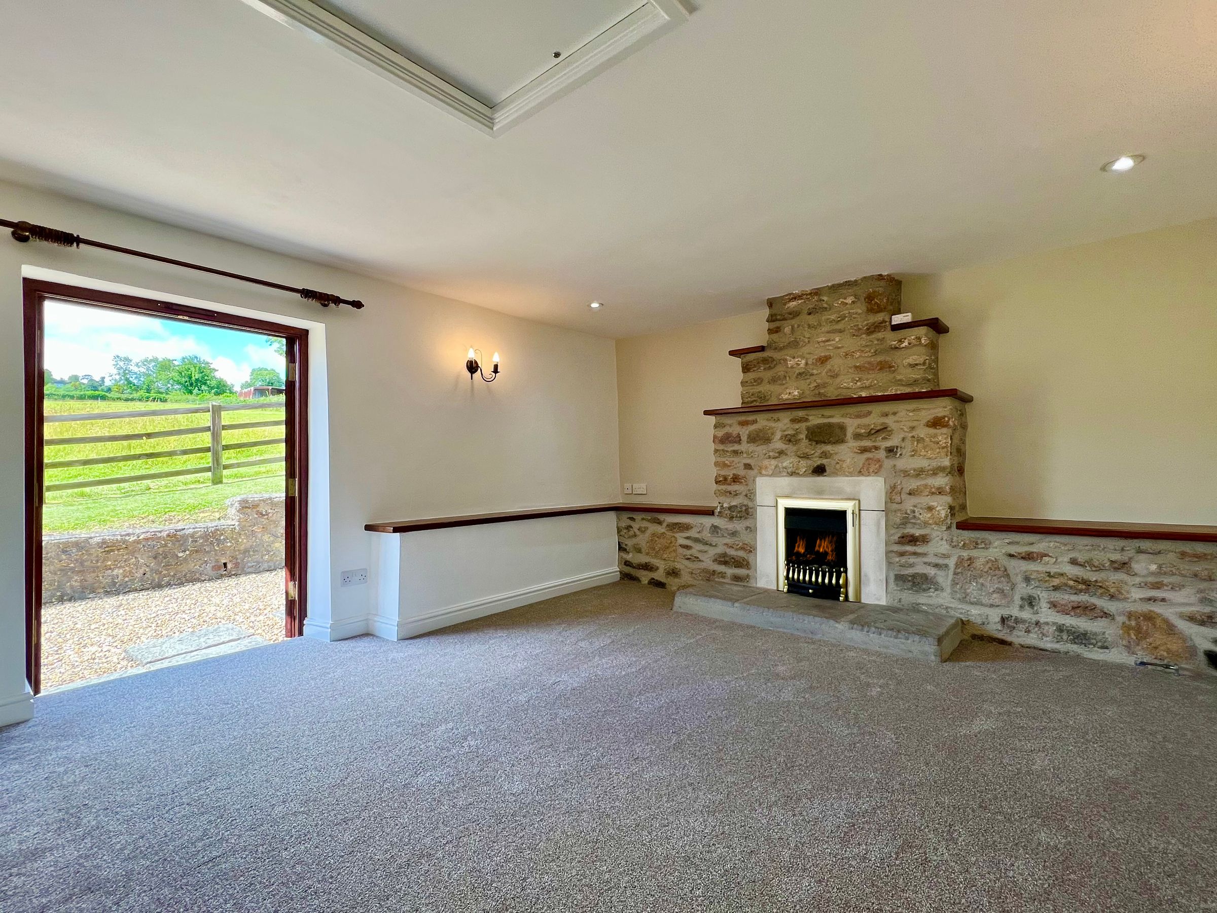 1 bed barn conversion for sale in Post Office Lane, Blagdon, Bristol