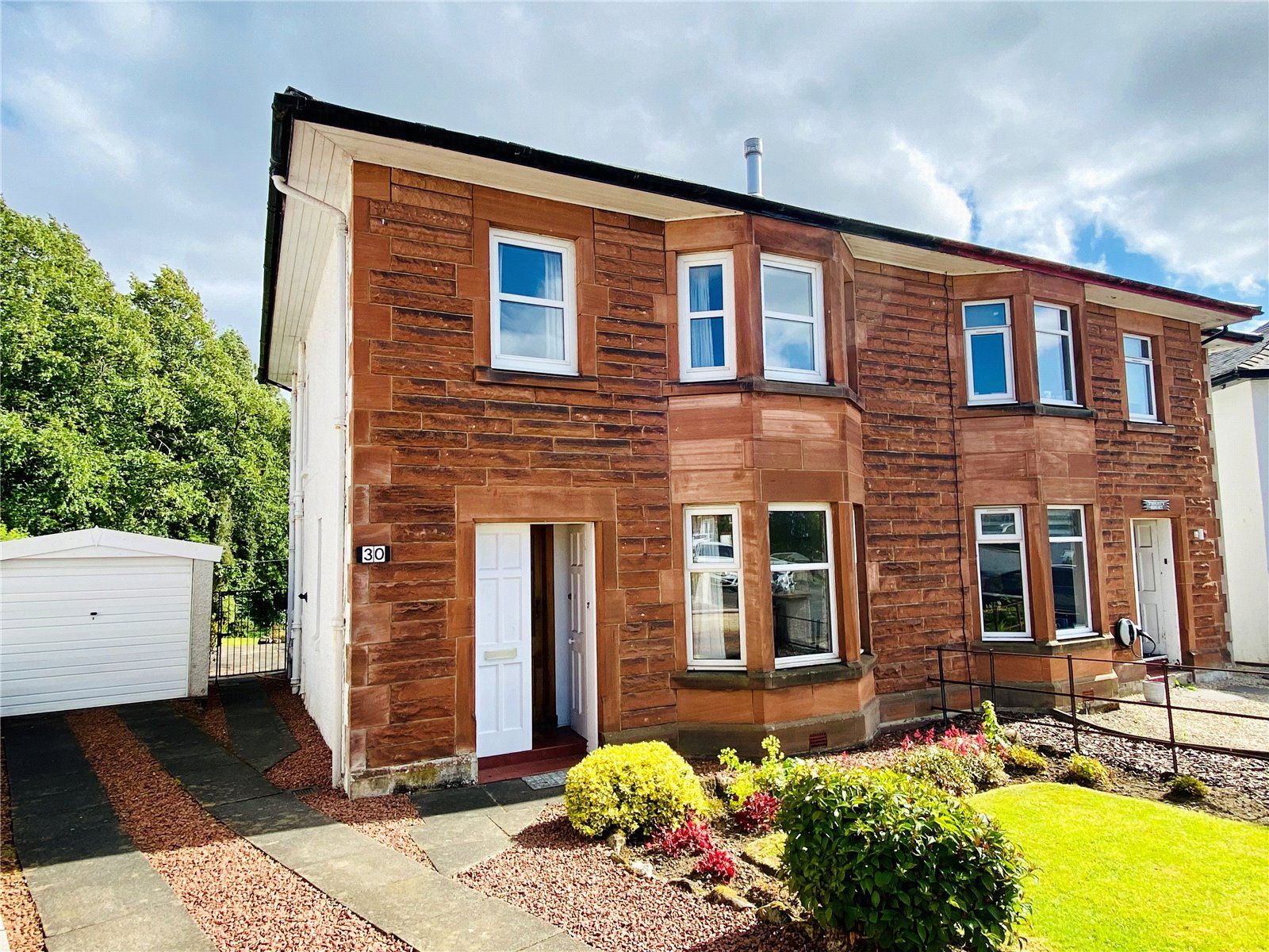 3 bed semidetached house for sale in Woodlands Crescent, Rouken Glen