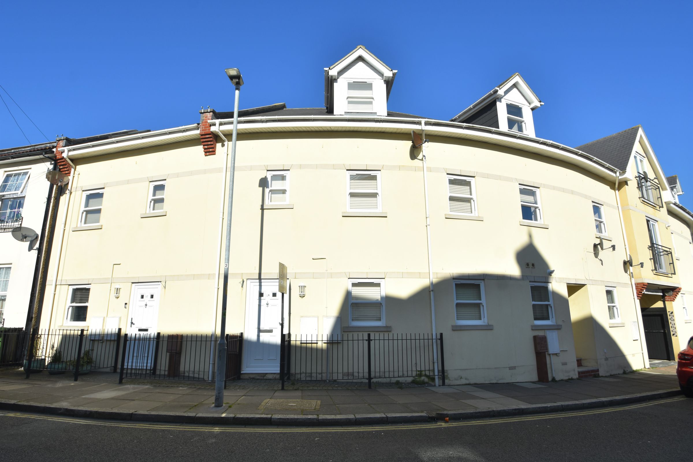 4 bed town house for sale in St. Vincent Road, Southsea PO5 Zoopla