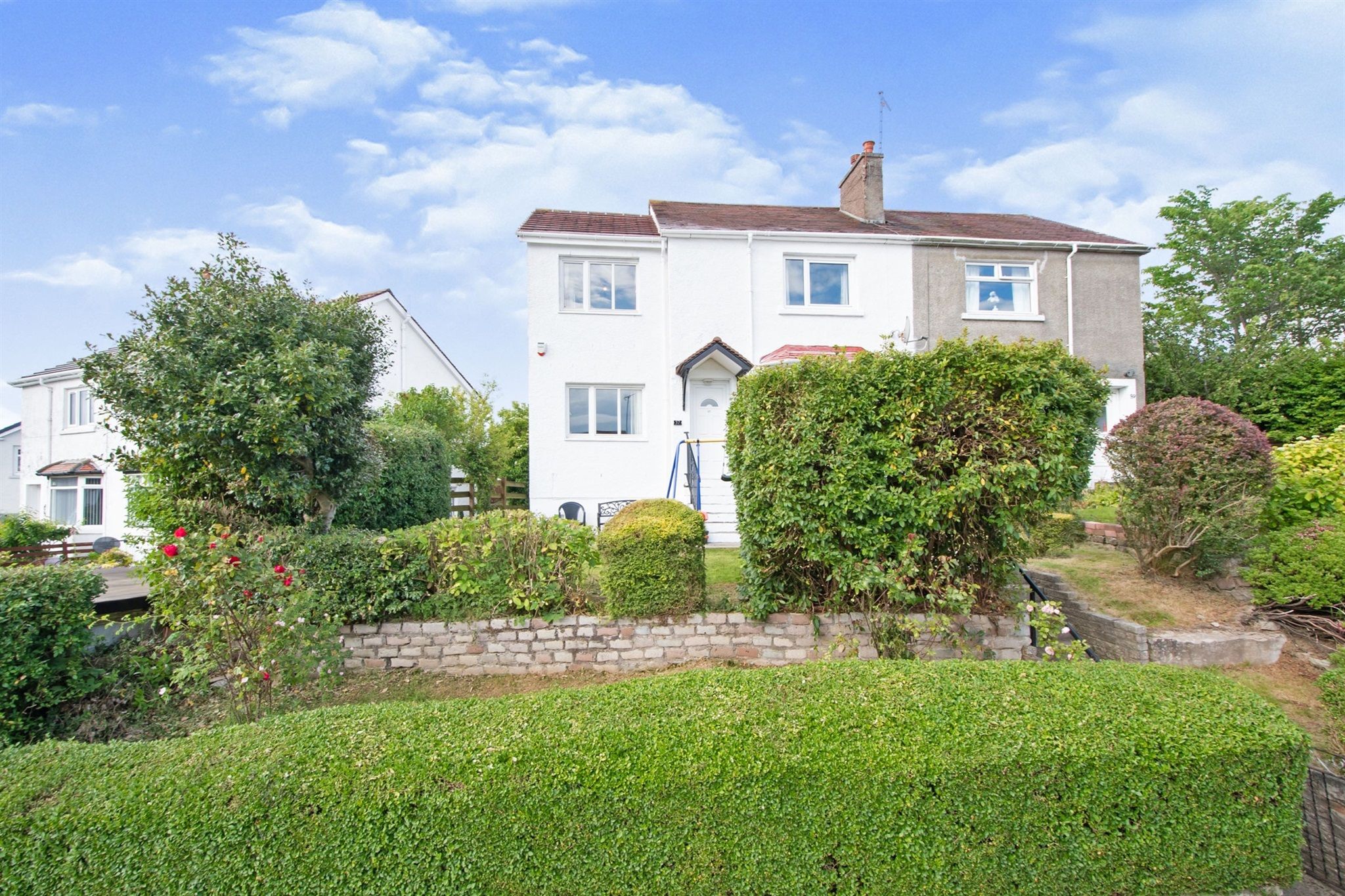 4 bed semidetached house for sale in Crosslees Drive, Thornliebank