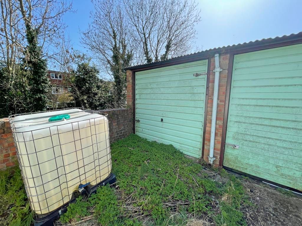 Garage 5, Rear Of 31/33 Warren Road, Chingford, London E4  