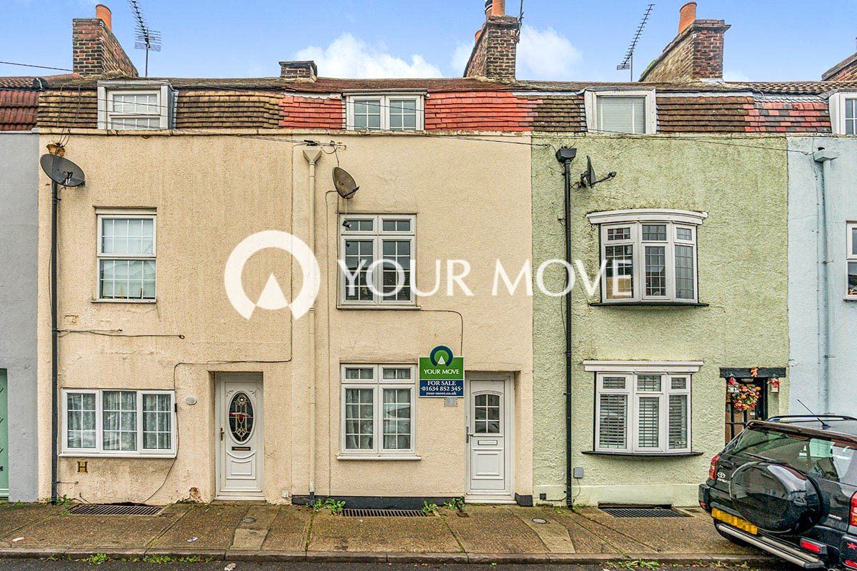 3 bed terraced house to rent in Layfield Road, Gillingham, Kent ME7