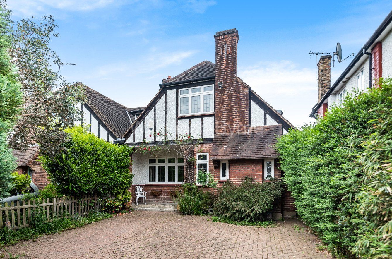 3 bed semidetached house for sale in The Ridgeway, London N14 Zoopla