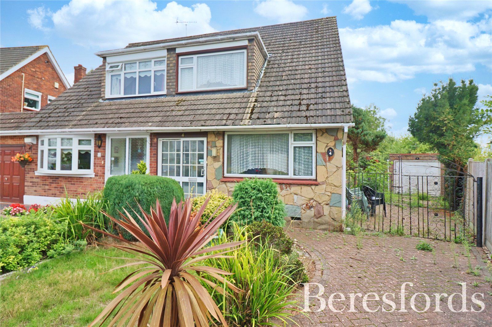 2 bed semidetached house for sale in Tyelands, Billericay CM12 Zoopla