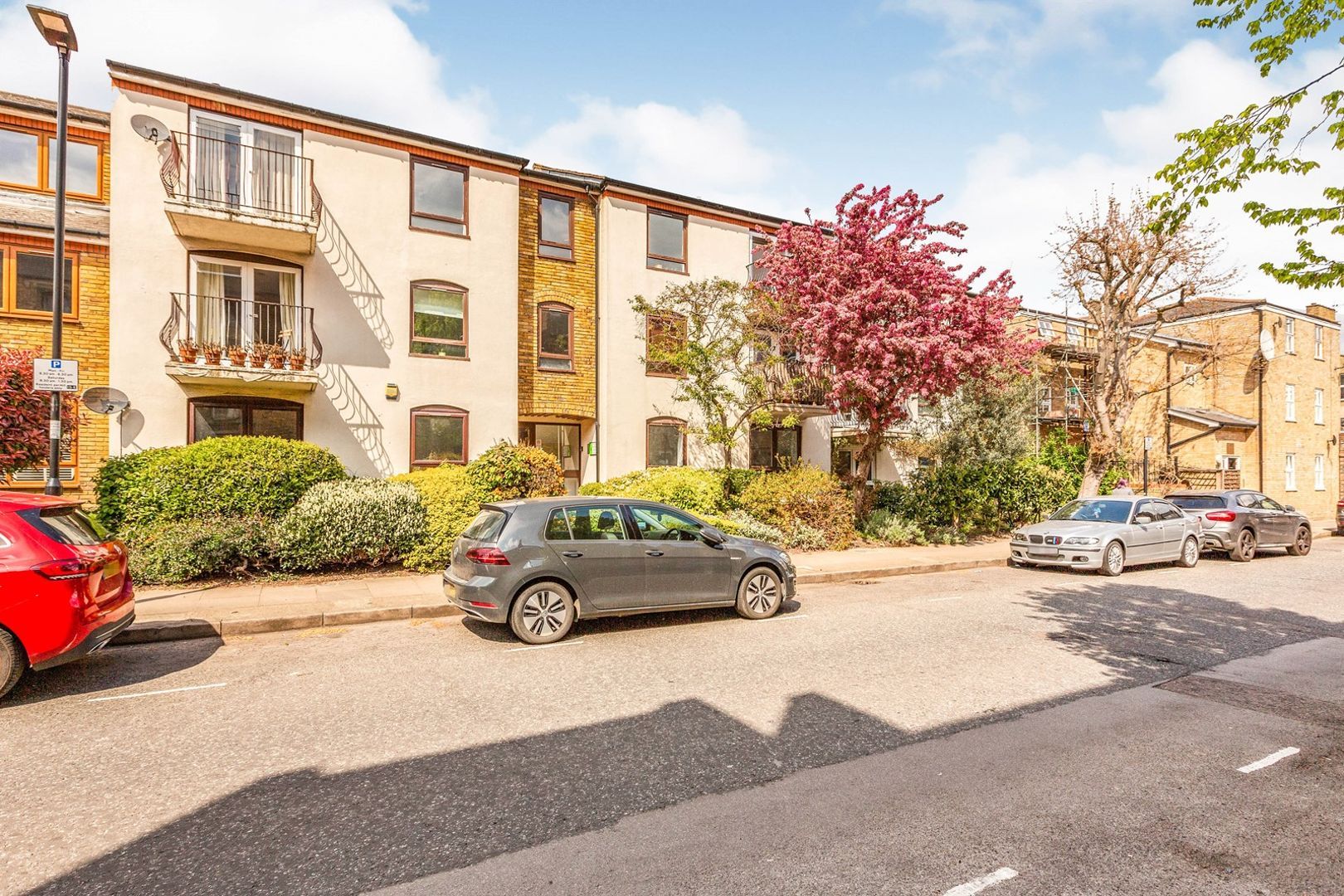 6 Lofting Road, Islington N1