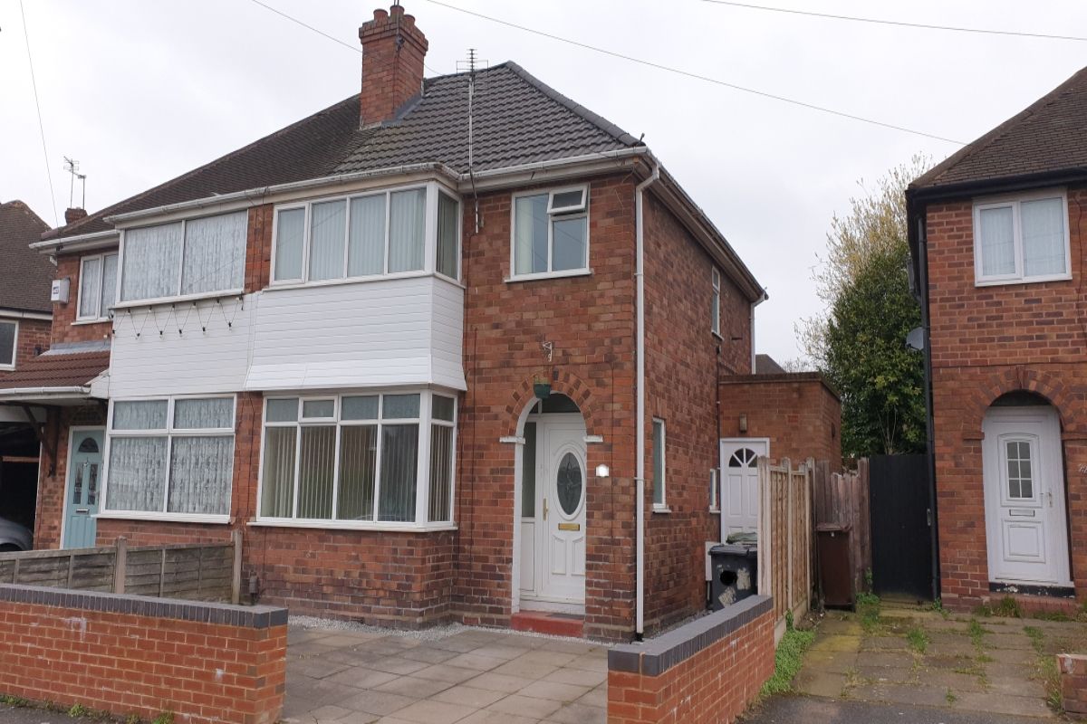 3 bed semidetached house to rent in Lawfred Avenue, Wolverhampton WV11 Zoopla
