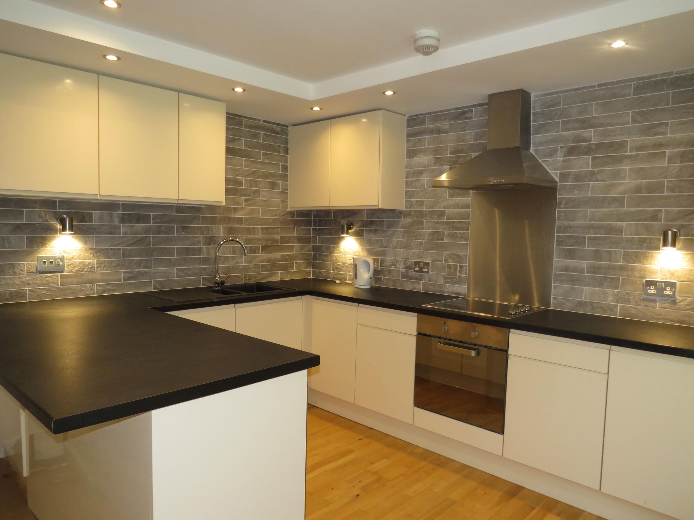 2 bed flat to rent in Free School Lane, Halifax HX1 Zoopla