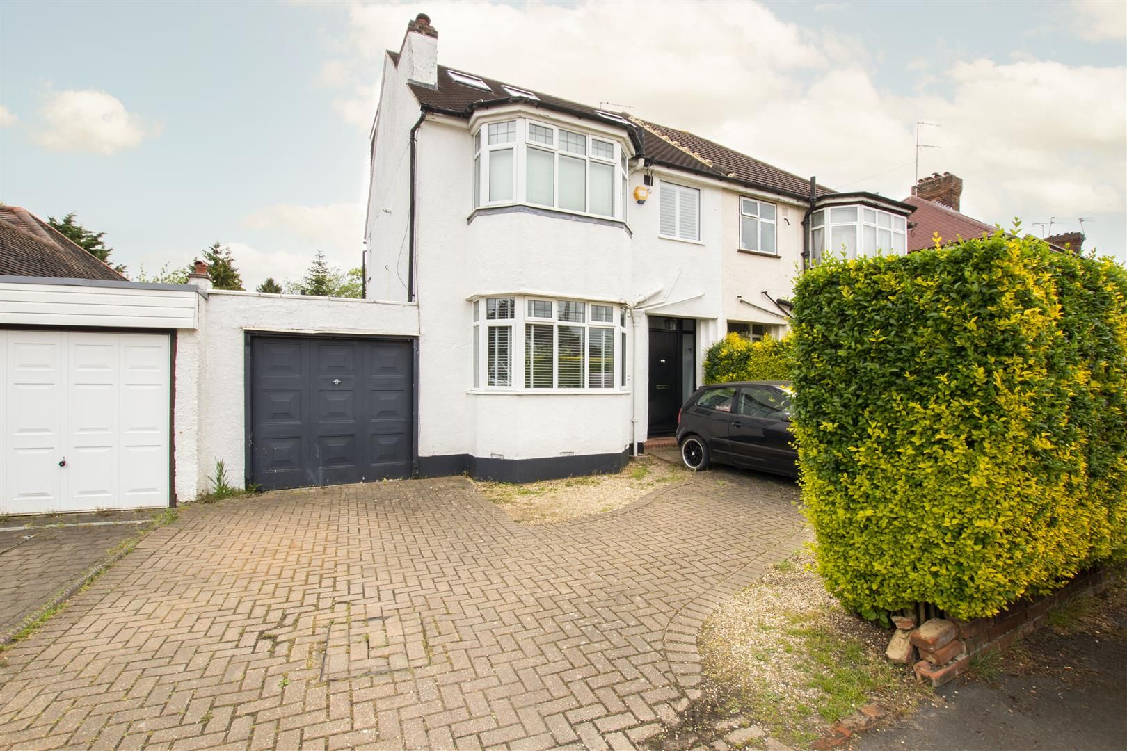 4 bed semidetached house for sale in Strafford Gate, Potters Bar EN6