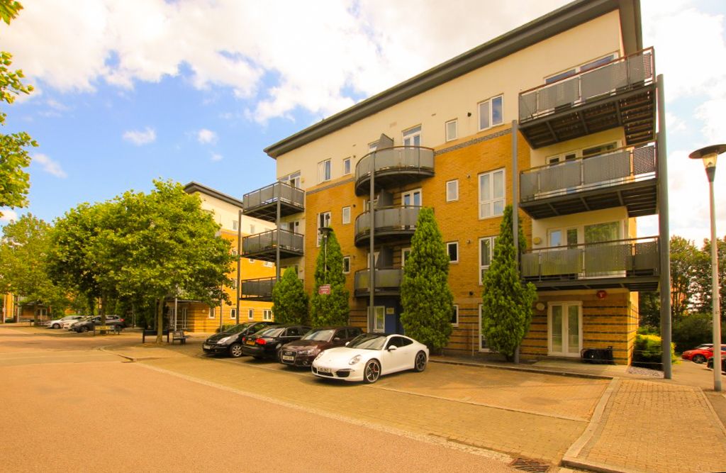 2 bed flat to rent in Linden Avenue, Cassio Metro, Watford WD18 Zoopla