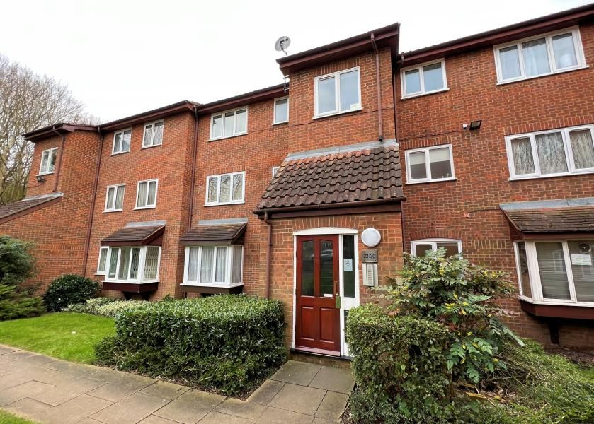 Studio for sale in Greenway Close, Friern N11 Zoopla