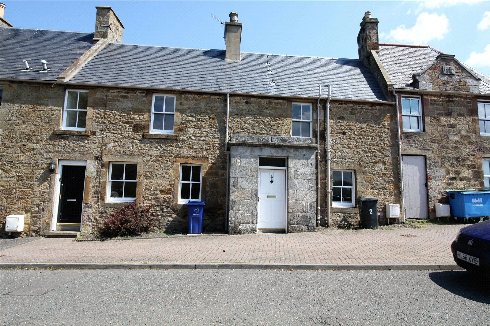 2 bed terraced house to rent in Hill Road, Pathhead, Midlothian EH37