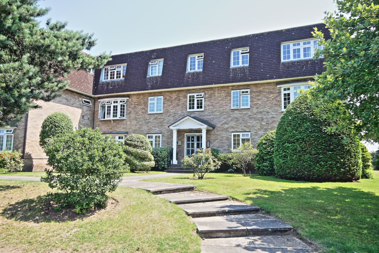 1 bed flat to rent in Langley Walk, Woking GU22 Zoopla