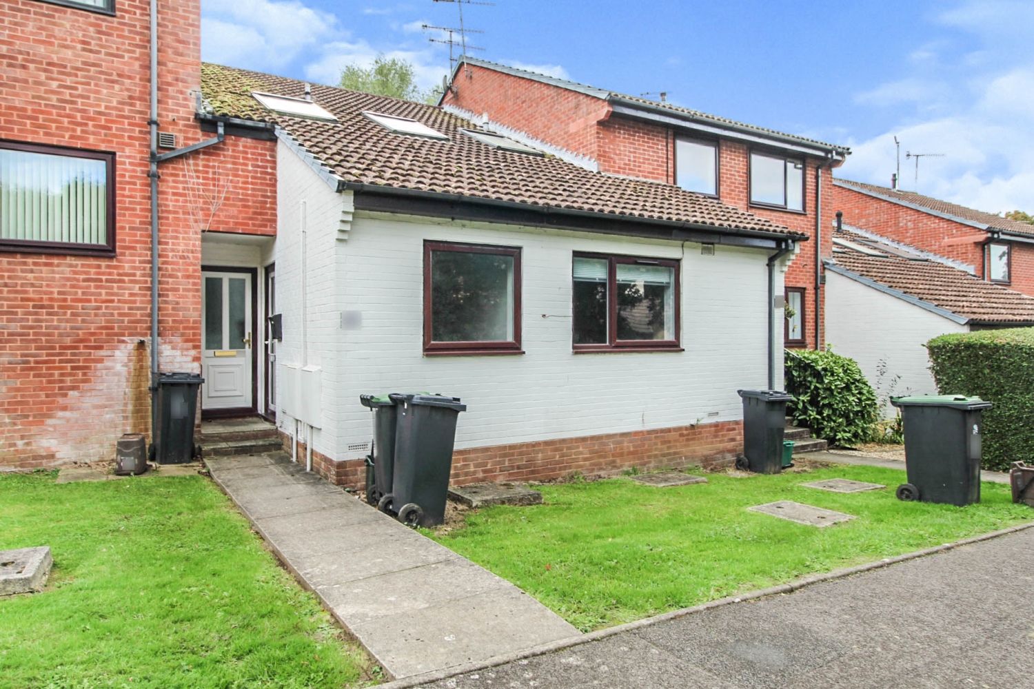 2 bed flat to rent in Henbury View Road, Corfe Mullen, Wimborne, Dorset