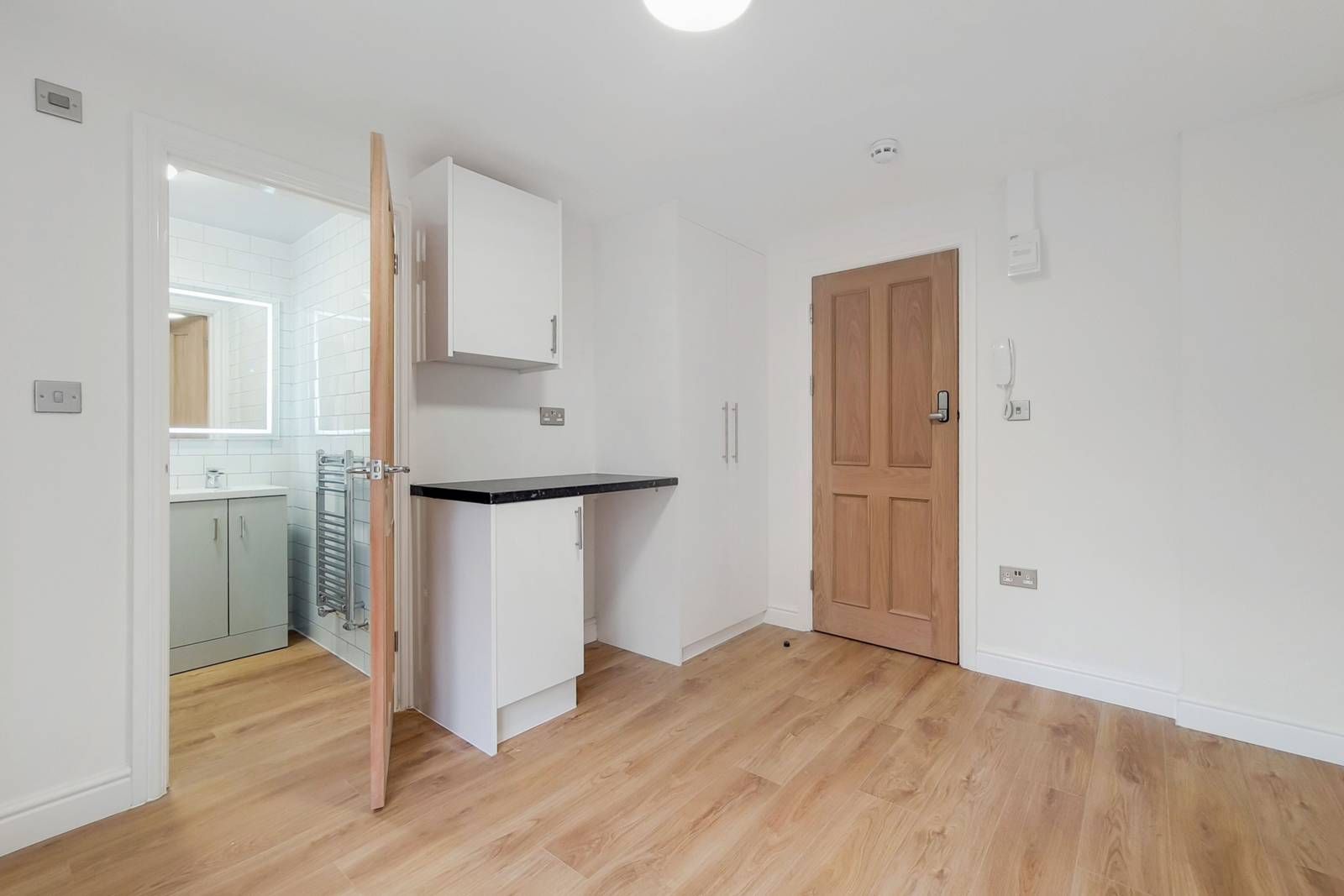 Studio to rent in Byron Road, Wealdstone, Harrow HA3 Zoopla