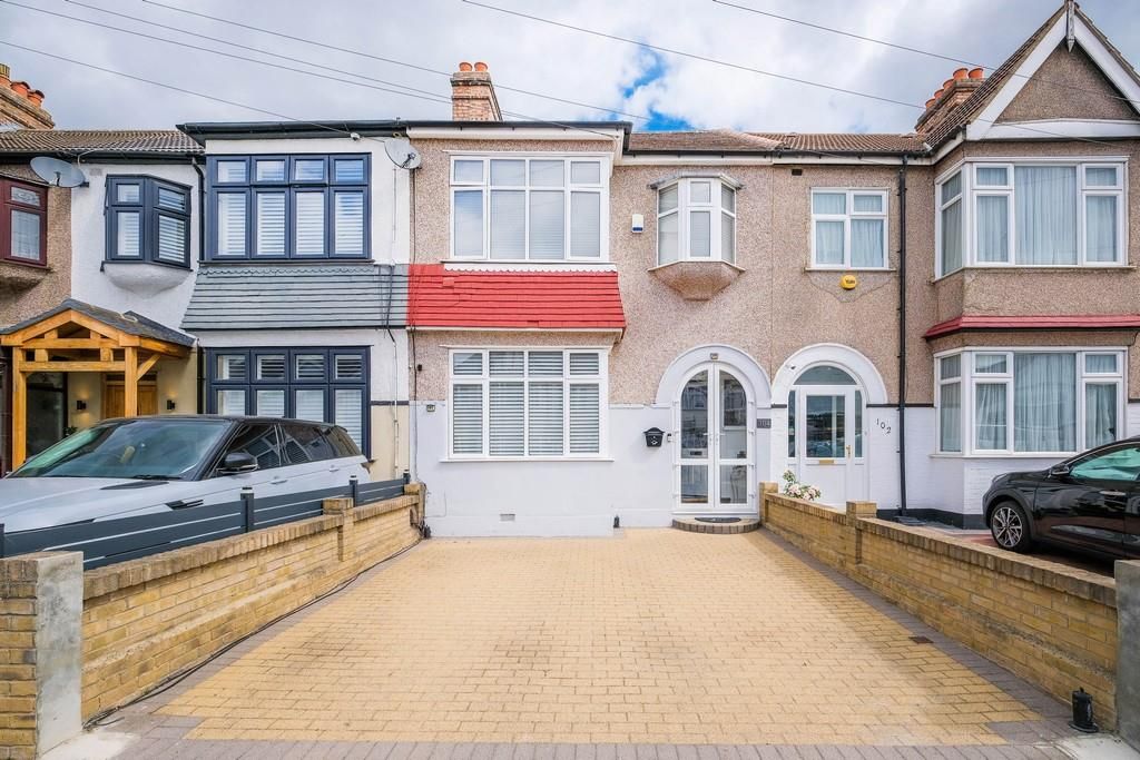 3 bed property for sale in Hampton Road, London E4 Zoopla