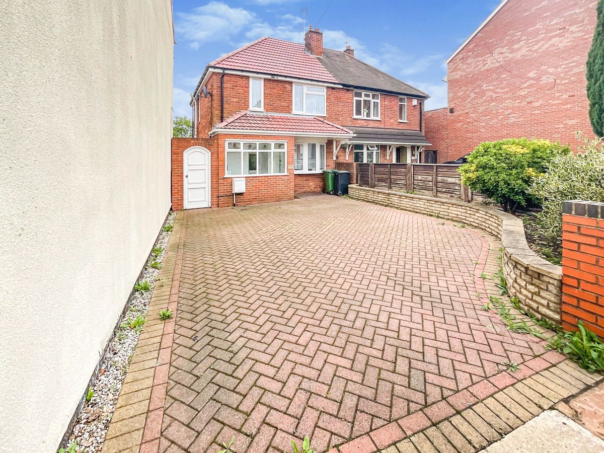 3 bed semidetached house for sale in High Street, Quarry Bank