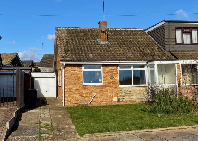 Hoylake Drive, Links View, Northampton NN2  