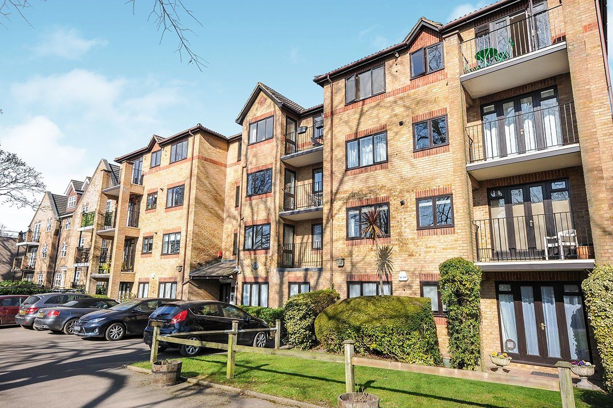 3 bed flat to rent in Balmoral Court, 35 The Avenue, Beckenham BR3 Zoopla